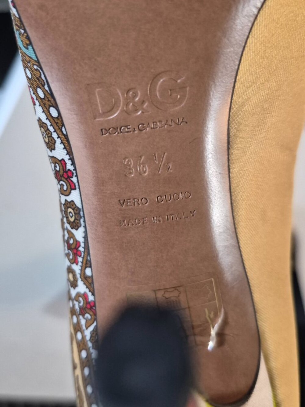 High heels - Picture 4 of 4